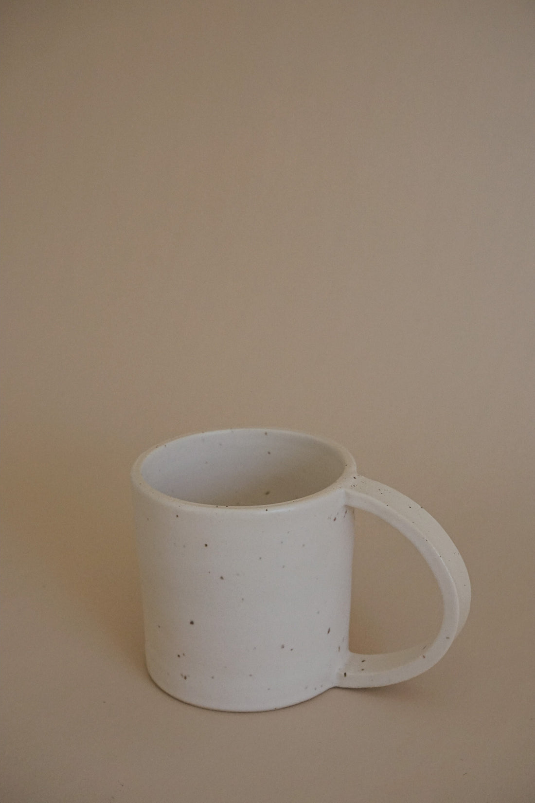 The Paloma Mug in Speckled White